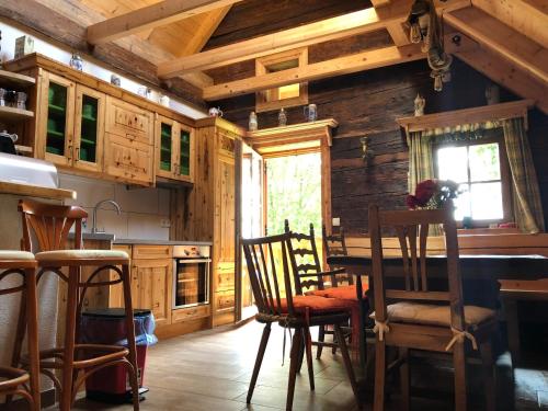 บริการและสิ่งอำนวยความสะดวก, Waldheimathütte (Waldheimathutte) in สเตเจอร์สบาช