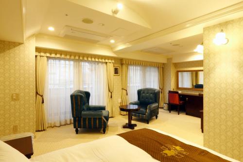 room detail thumbnail 1