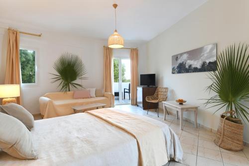 โรงแรมแอสเตราส พาราไดซ์ (Asteras Paradise Hotel) in นาออสซาส มาร์พิสซัส