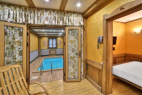 Voyage Hotel