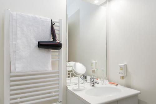 Bathroom, Apartment Adagio Access Paris Clamart in Clamart
