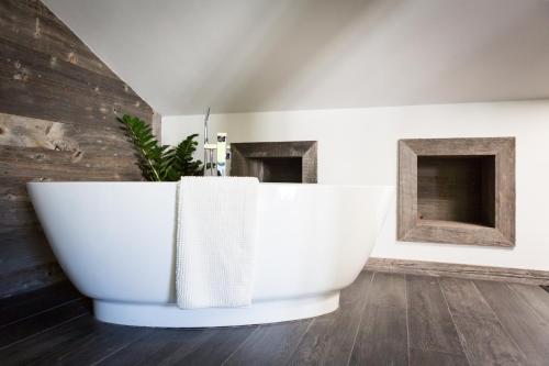 Bathroom, Hotel Farinet in Verbier