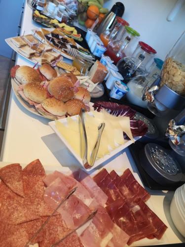 Mia Suites - image 2