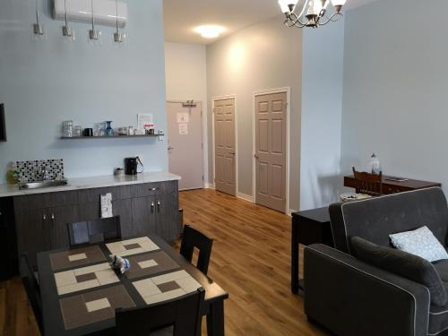 Canalside Restaurant & Inn in Port Colborne (ON)