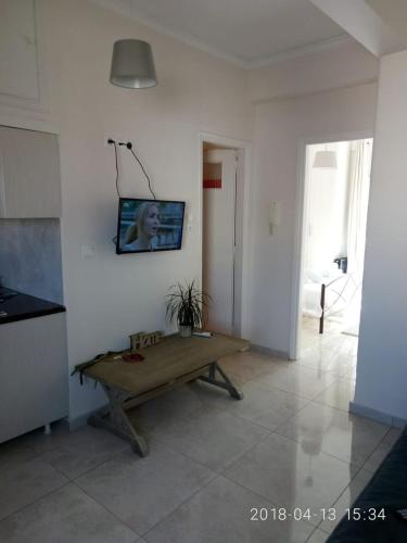 Cozy Apartment With Side View of Acropolis