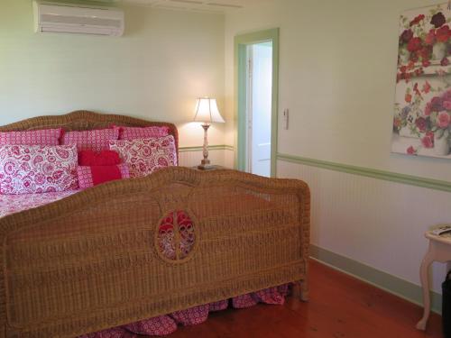 Yellow House B&B in Salado, USA