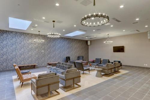 Microtel Inn by Wyndham Long Island City - main image