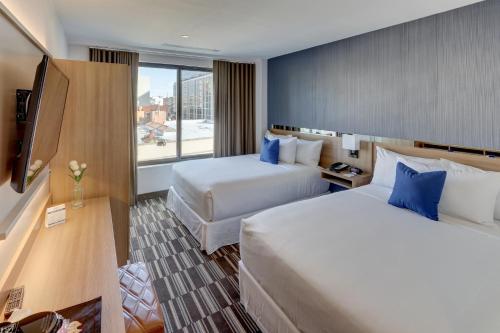 Microtel Inn by Wyndham Long Island City - main image