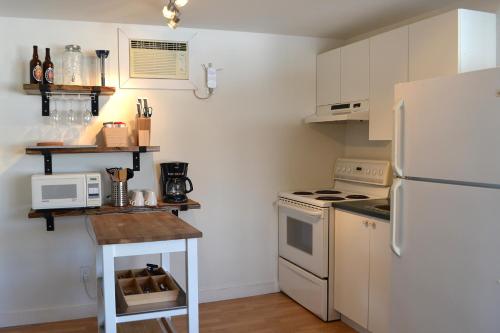 virtuve, Les 4 chalets - Le 605 in Val-Viger (QC)