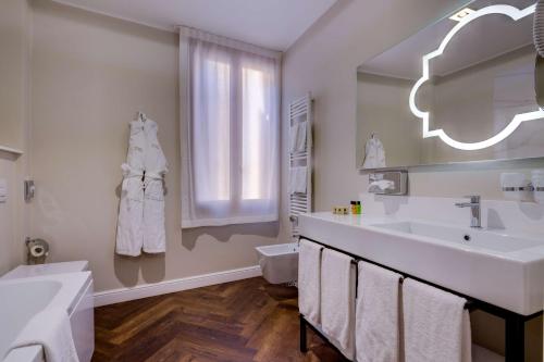 BW Premier Collection CHC Continental - image 14