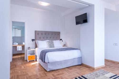 Shapes Luxury Suites - image 3