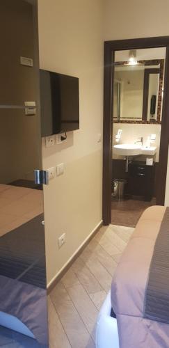 Mia Suites - image 9