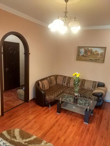 Apartment Lux on Univermag Ukraina Center 76 - main image