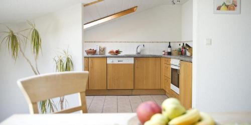 2 bedrooms, 5 beds