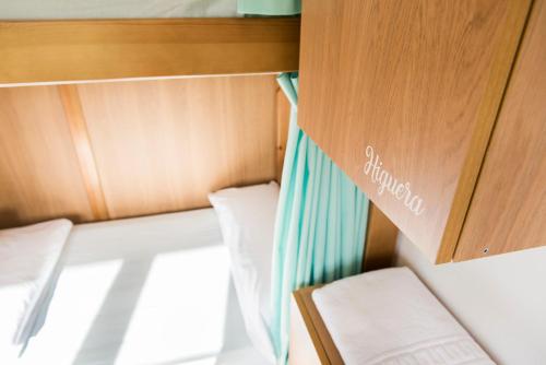Shared room, mixed dormitory