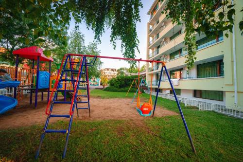 Playground, Perla Plaza Hotel - All Inclusive in Primorsko