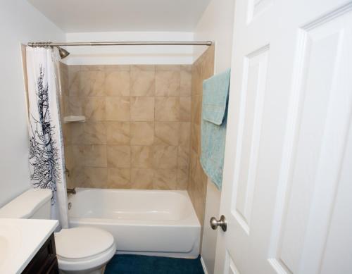 STEPS to CONVENTION CENTER, DOWNTOWN DC, METRO STATION: PRIVATE APARTMENT in Washington, USA