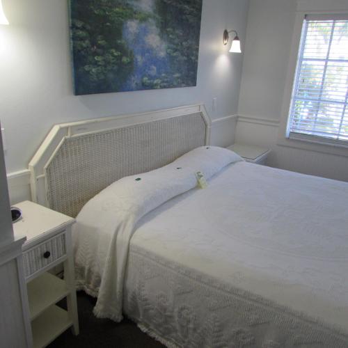 Two-Bedroom Apartment image 5