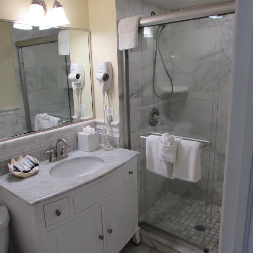 Two-Bedroom Apartment image 4