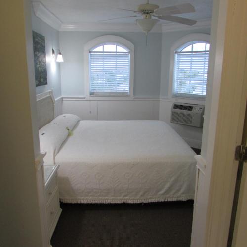 Two-Bedroom Apartment image 4