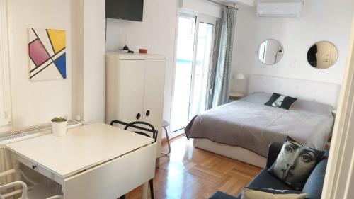 The Cactus Apartment with Large Sunny Balcony, Athens (photo 7)