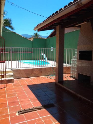 Casa com piscina e Wi-fi UBATUBA