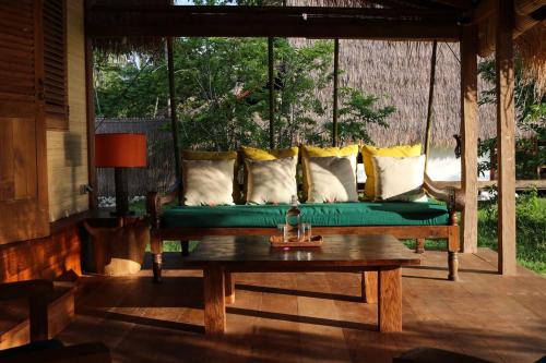 Gili Asahan Eco Lodge & Restaurant Room Type - Gladak House with Free Return Boat from Kepo Harbor to Gili Asahan