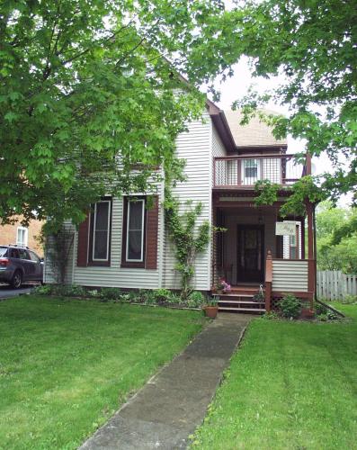 West Gate Bed and Breakfast - Accommodation - Gananoque