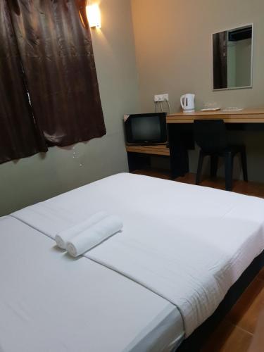 Standard Queen Room image 6