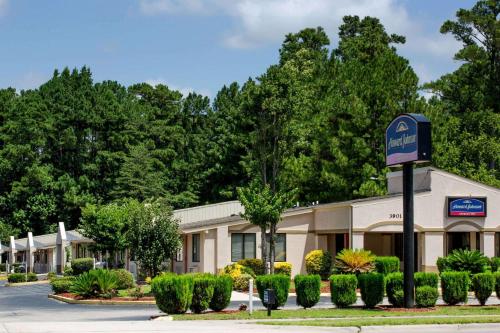 Howard Johnson by Wyndham Wilmington in Wilmington, USA