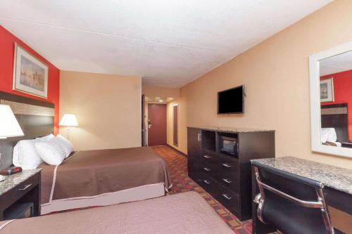 Howard Johnson by Wyndham Newark Airport