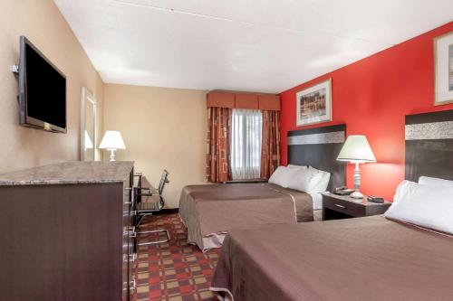 Howard Johnson by Wyndham Newark Airport