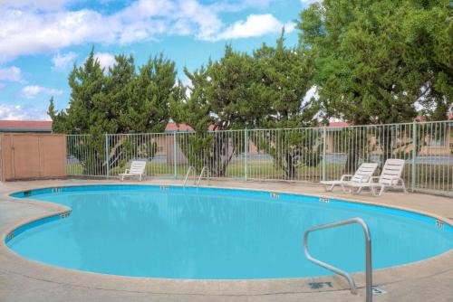 Howard Johnson by Wyndham Modesto Ceres - image 3