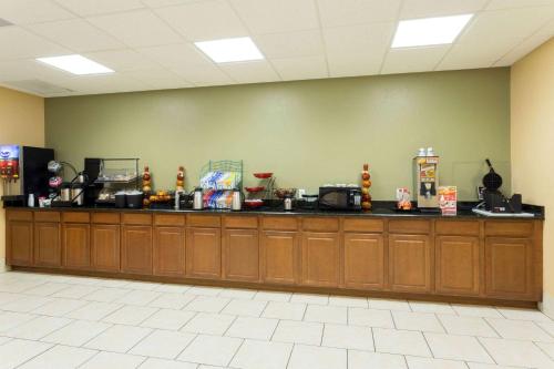 Étterem, Ramada by Wyndham Lake Placid in Lake Placid (Florida)