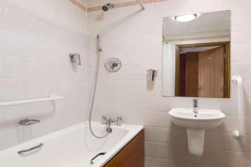 Ramada London Ruislip - image 12