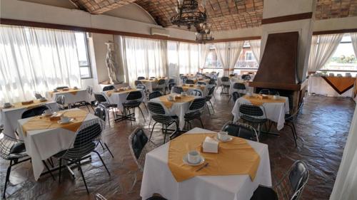 Restaurant, Hotel Los Cedros in Salto