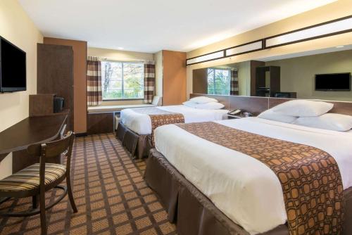 Microtel Inn and Suites North Canton - image 8