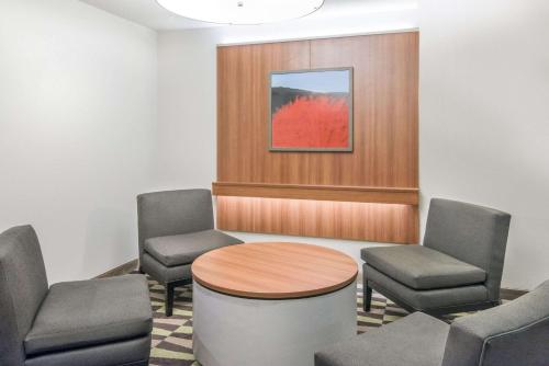 Microtel By Wyndham Victor in Victor, USA