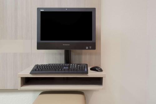Microtel Inn & Suites Leesburg in Silver Lake, USA