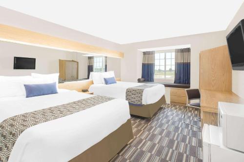 MICROTEL Inn and Suites - Ames