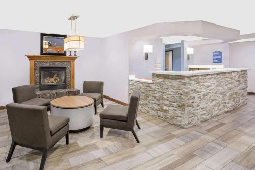 MICROTEL Inn and Suites - Ames