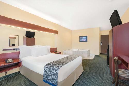 Microtel Inn & Suites by Wyndham Hamburg