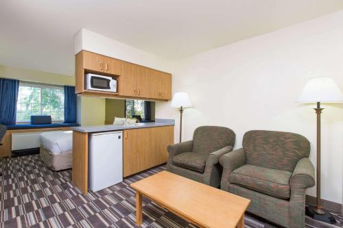 Baymont Inn & Suites by Wyndham Anchorage Airport