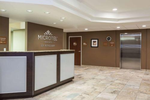 Lobby, Microtel Inn & Suites by Wyndham Wheeler Ridge in Wheeler Ridge (CA)