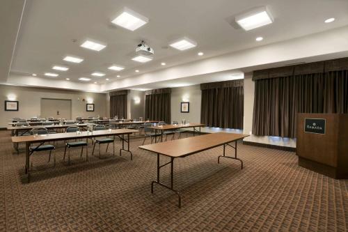 Iekārtas, Ramada by Wyndham Conklin in Conklin (AB)