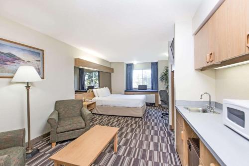 Baymont Inn & Suites by Wyndham Anchorage Airport