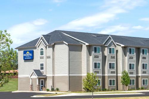 . Microtel Inn & Suites by Wyndham Dickinson