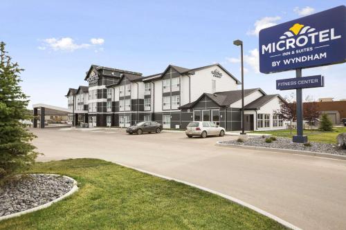 Microtel Inn&Suites by Wyndham Blackfalds - Hotel