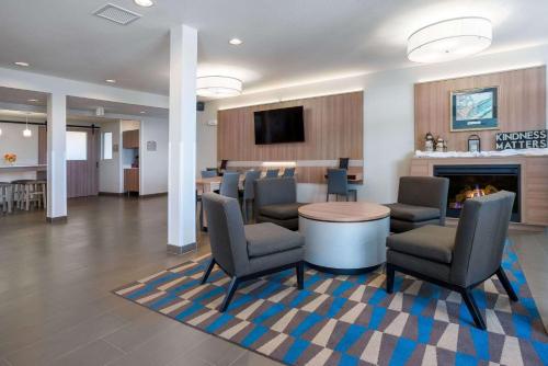 Előcsarnok, Microtel Inn & Suites by Wyndham Moorhead Fargo Area in Moorhead