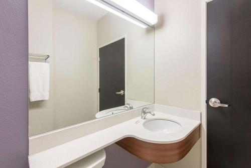 Microtel Inn & Suites by Wyndham Cadiz in Cadiz, USA